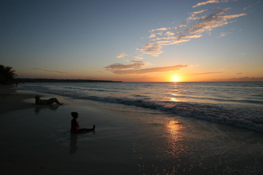 White Sands Negril Bagian luar foto