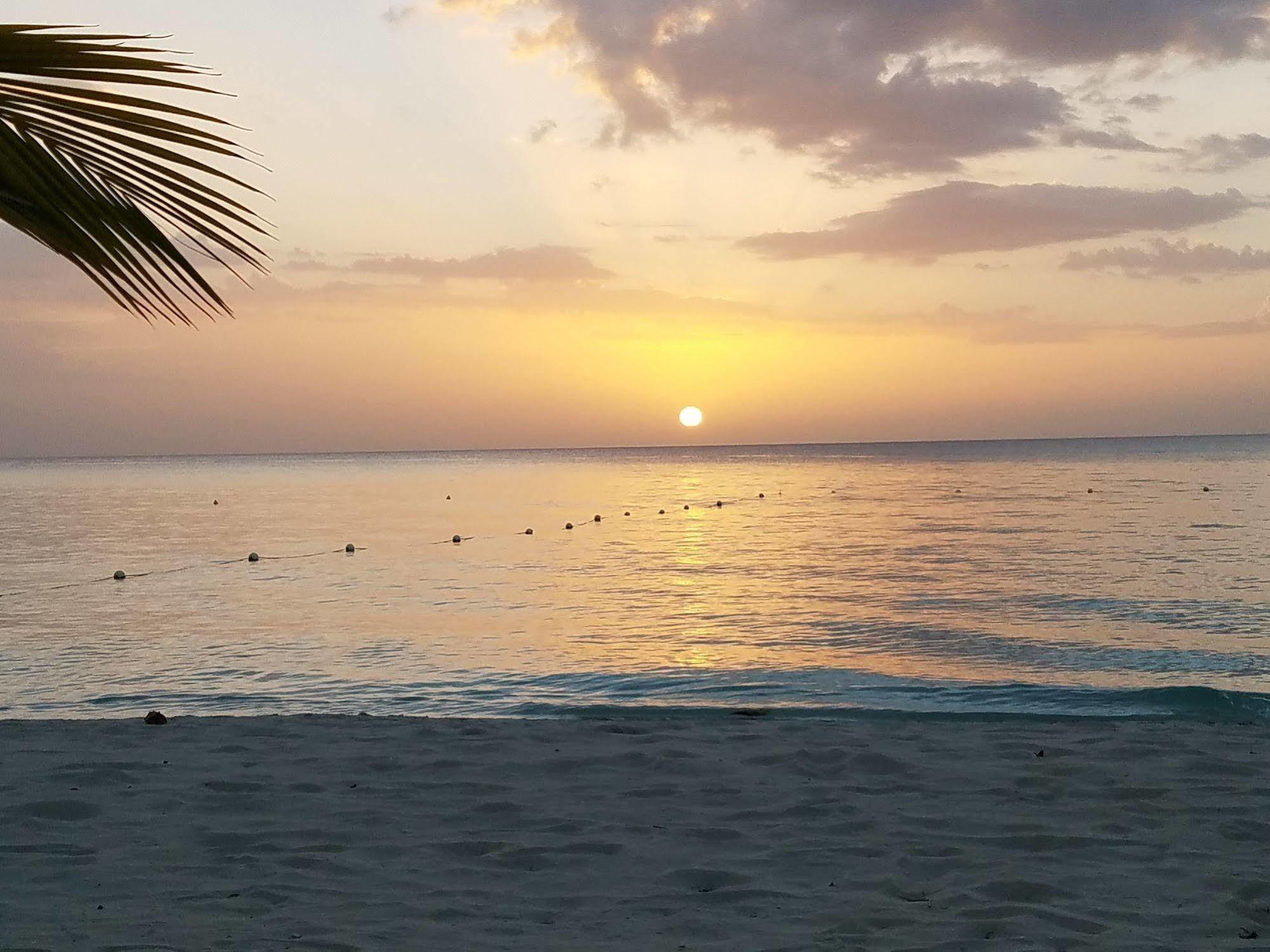 White Sands Negril Bagian luar foto